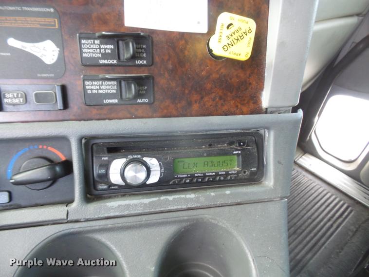 image for item DA6256 2007 Freightliner Century Class ST120 semi truck