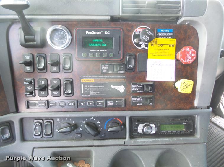 image for item DA6256 2007 Freightliner Century Class ST120 semi truck