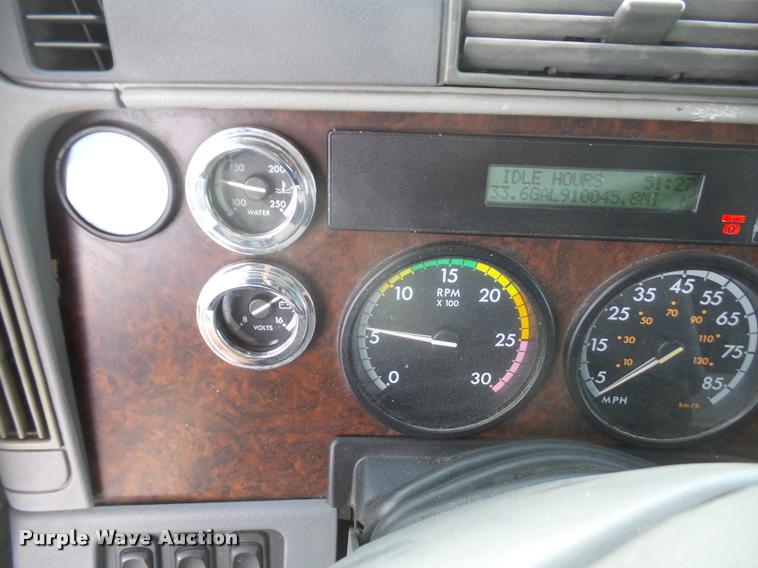 image for item DA6256 2007 Freightliner Century Class ST120 semi truck