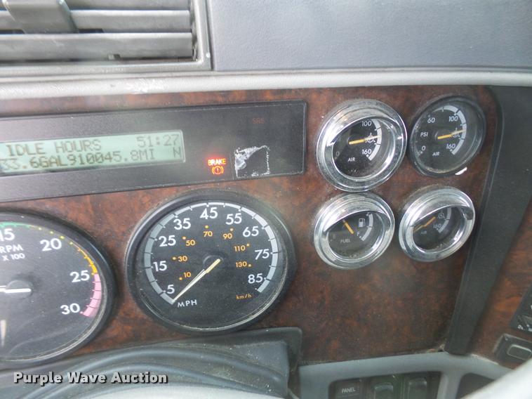 image for item DA6256 2007 Freightliner Century Class ST120 semi truck