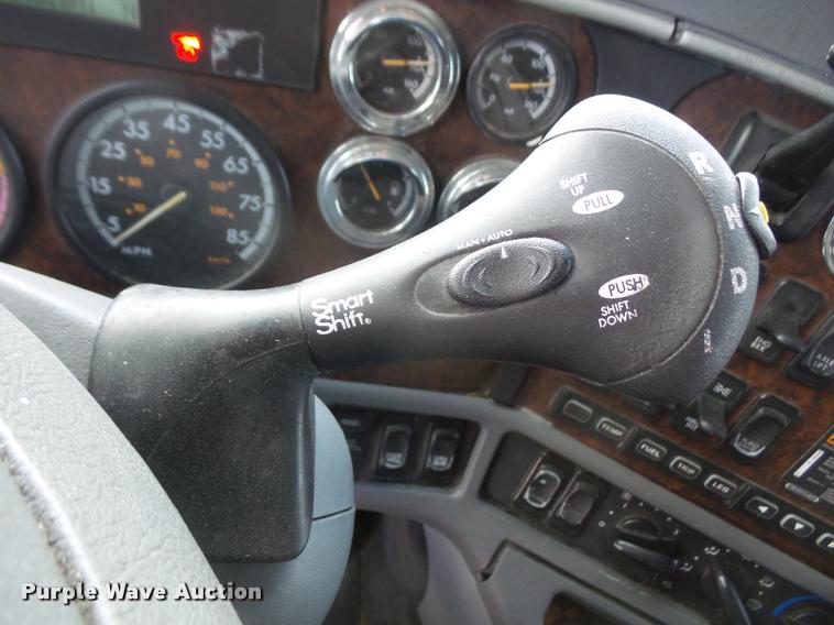 image for item DA6256 2007 Freightliner Century Class ST120 semi truck