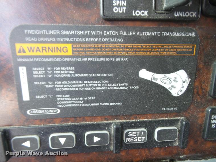 image for item DA6256 2007 Freightliner Century Class ST120 semi truck