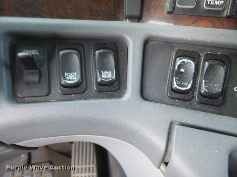 image for item DA6256 2007 Freightliner Century Class ST120 semi truck