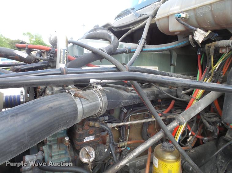 image for item DA6256 2007 Freightliner Century Class ST120 semi truck