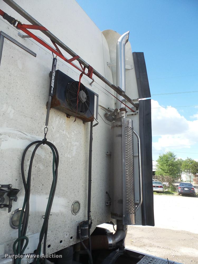 image for item DA6256 2007 Freightliner Century Class ST120 semi truck