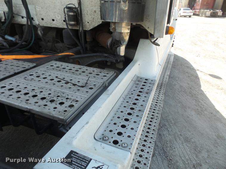 image for item DA6256 2007 Freightliner Century Class ST120 semi truck