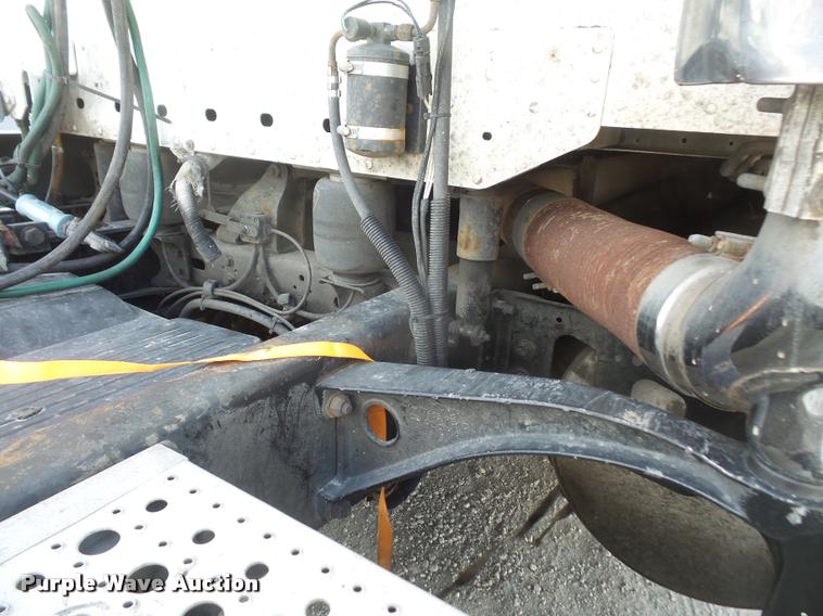 image for item DA6256 2007 Freightliner Century Class ST120 semi truck