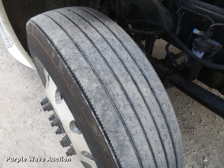 image for item DA6256 2007 Freightliner Century Class ST120 semi truck