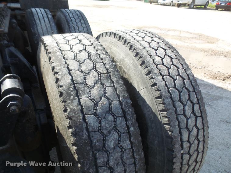 image for item DA6256 2007 Freightliner Century Class ST120 semi truck