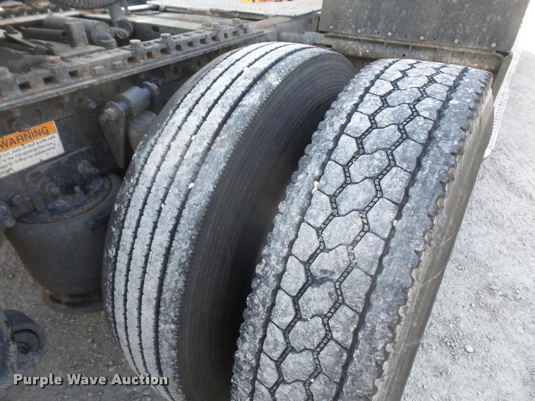 image for item DA6256 2007 Freightliner Century Class ST120 semi truck