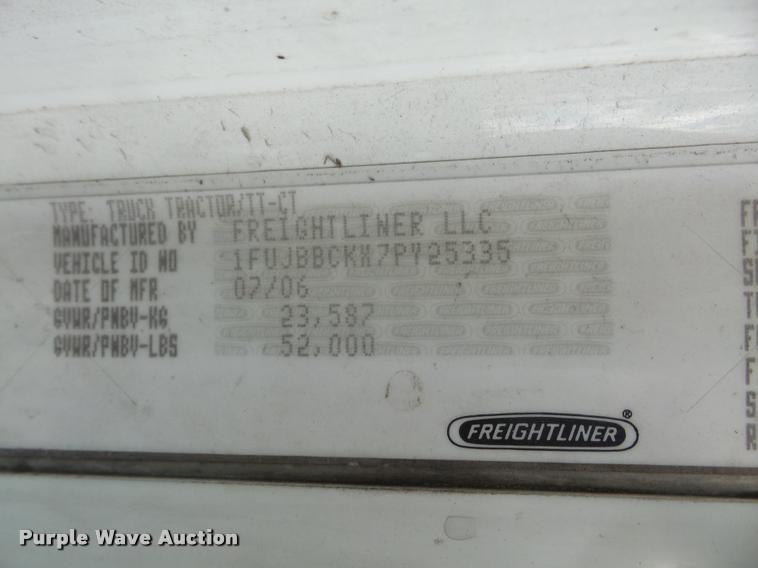 image for item DA6256 2007 Freightliner Century Class ST120 semi truck