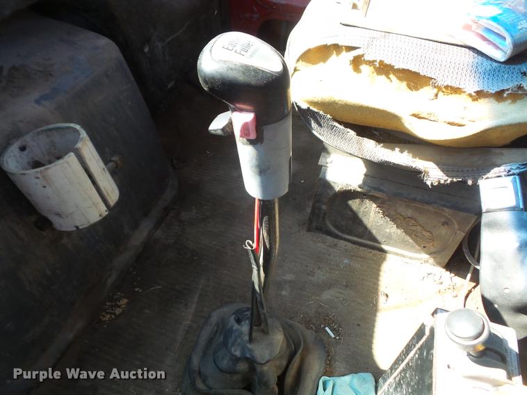 image for item DA6317 1992 Ford L9000 semi truck