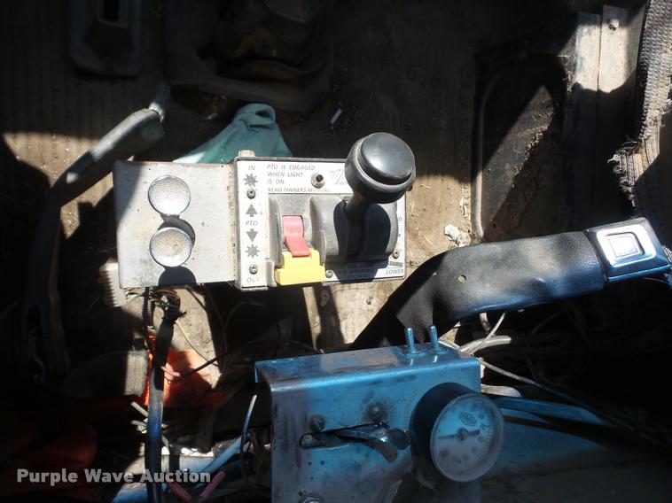 image for item DA6317 1992 Ford L9000 semi truck