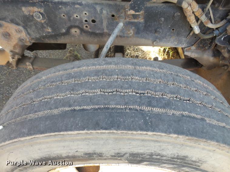 image for item DA6317 1992 Ford L9000 semi truck