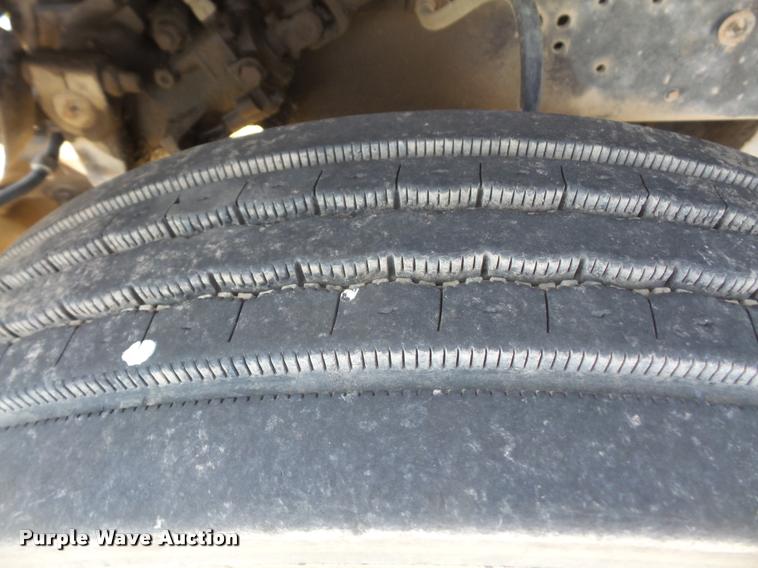 image for item DA6317 1992 Ford L9000 semi truck