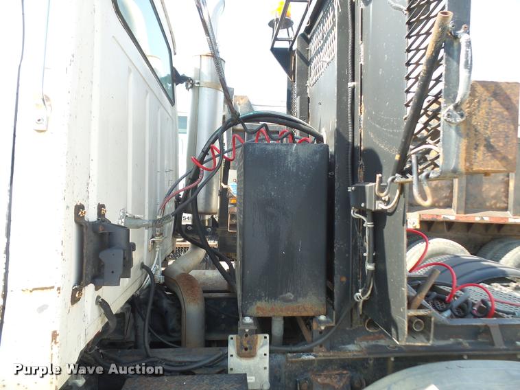 image for item DA6317 1992 Ford L9000 semi truck