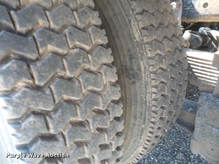 image for item DA6317 1992 Ford L9000 semi truck