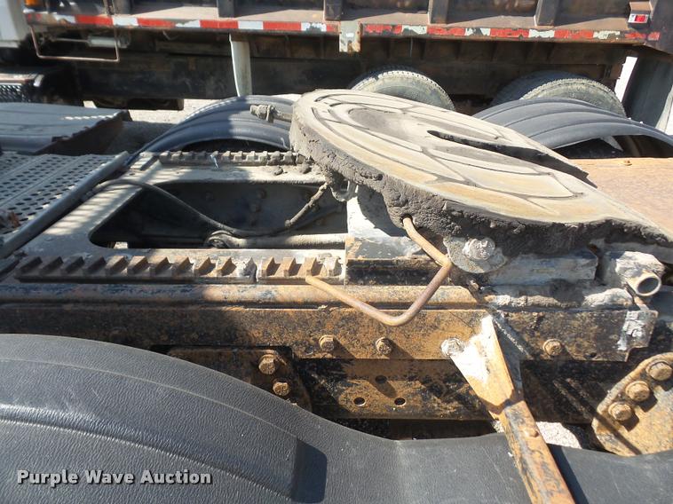 image for item DA6317 1992 Ford L9000 semi truck