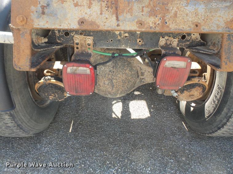 image for item DA6317 1992 Ford L9000 semi truck