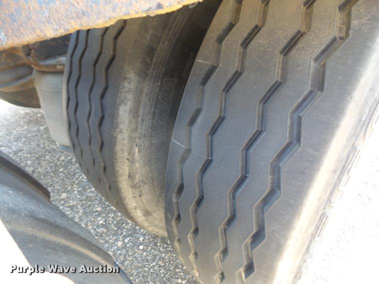 image for item DA6317 1992 Ford L9000 semi truck