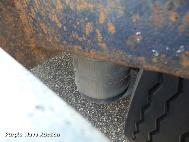 image for item DA6317 1992 Ford L9000 semi truck