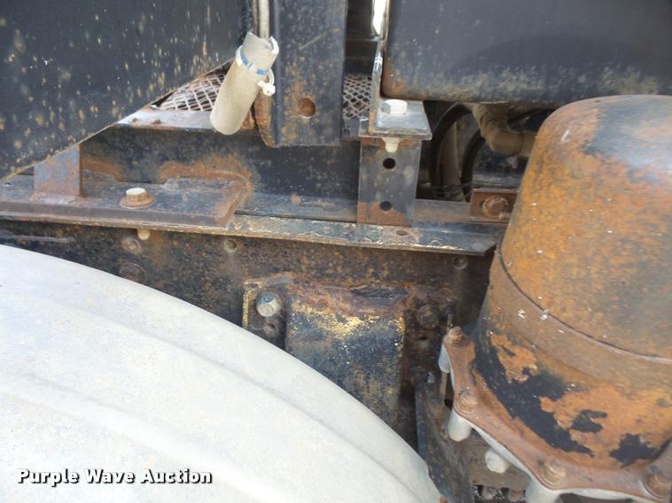 image for item DA6317 1992 Ford L9000 semi truck