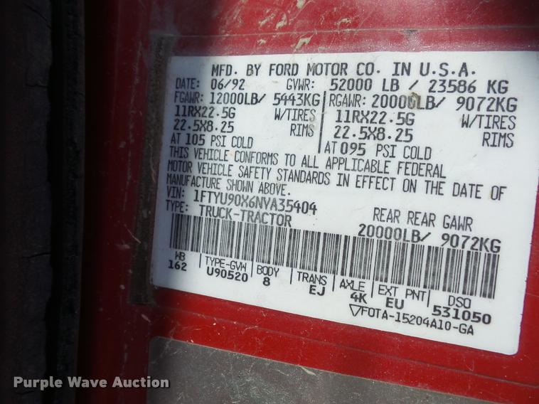 image for item DA6317 1992 Ford L9000 semi truck