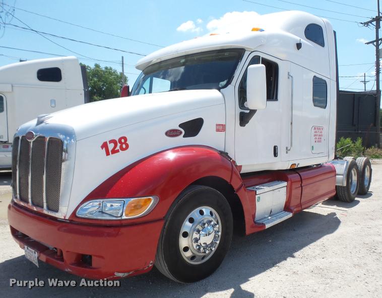 image for item DA6408 2003 Peterbilt 387 semi truck