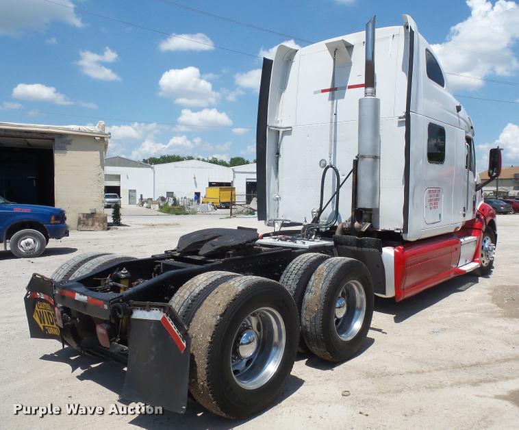 image for item DA6408 2003 Peterbilt 387 semi truck