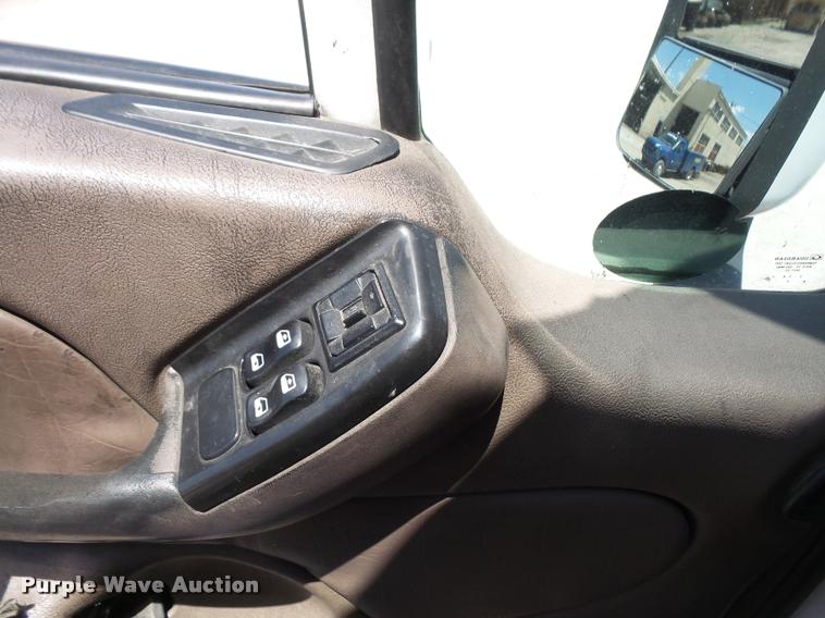 image for item DA6408 2003 Peterbilt 387 semi truck