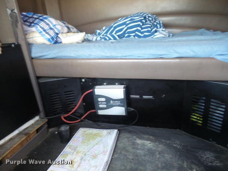 image for item DA6408 2003 Peterbilt 387 semi truck