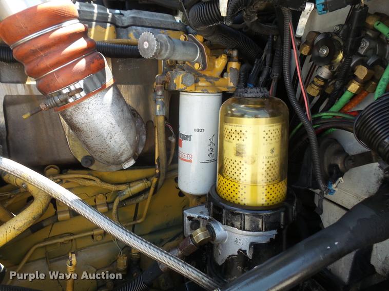 image for item DA6408 2003 Peterbilt 387 semi truck