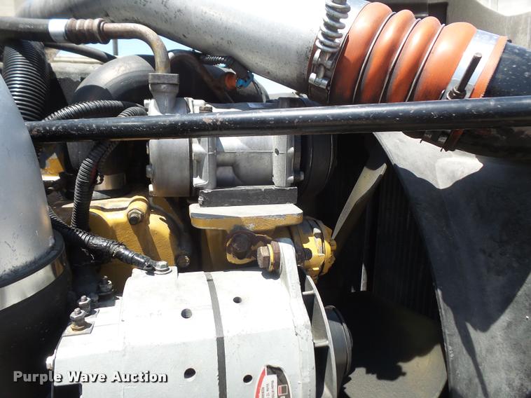 image for item DA6408 2003 Peterbilt 387 semi truck