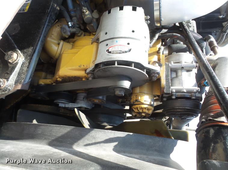 image for item DA6408 2003 Peterbilt 387 semi truck