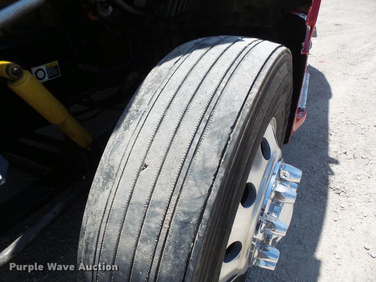 image for item DA6408 2003 Peterbilt 387 semi truck