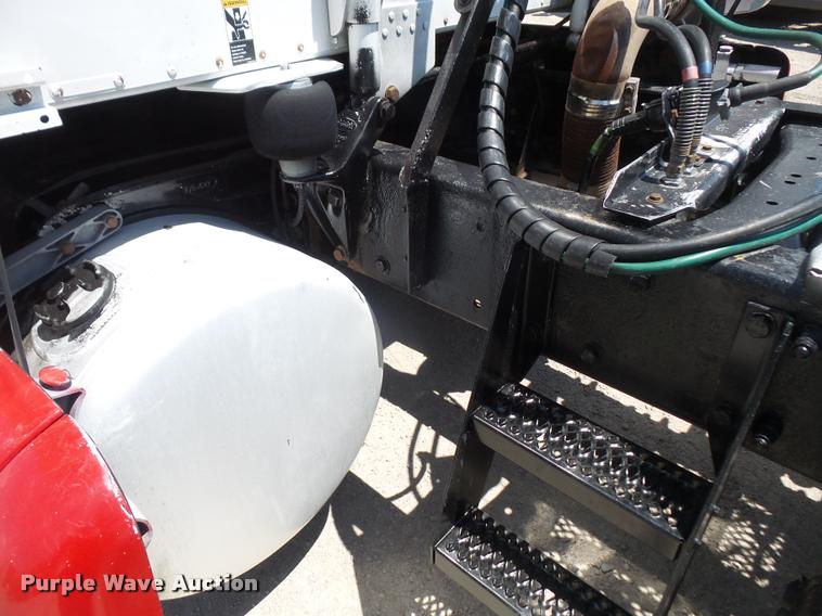 image for item DA6408 2003 Peterbilt 387 semi truck