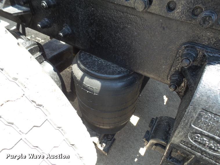 image for item DA6408 2003 Peterbilt 387 semi truck