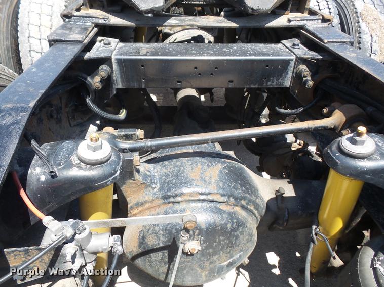 image for item DA6408 2003 Peterbilt 387 semi truck