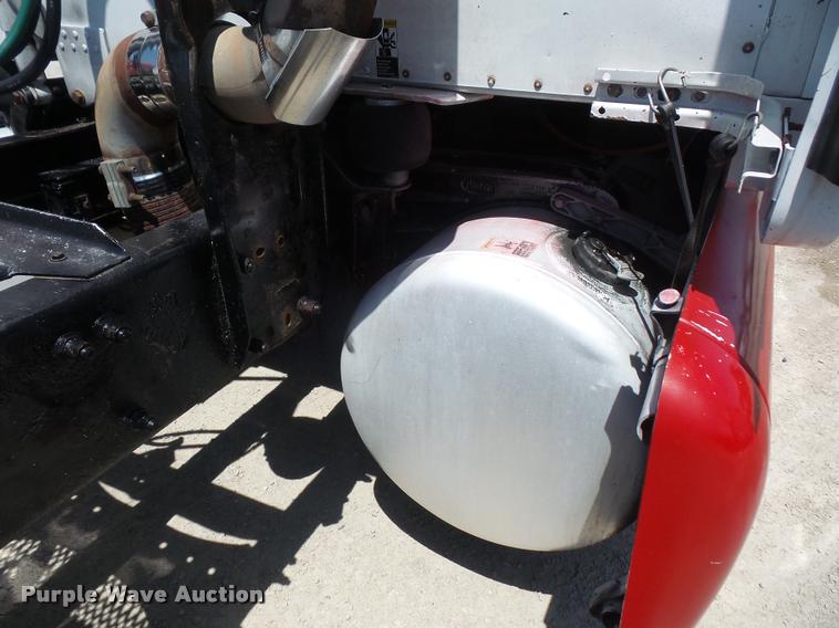 image for item DA6408 2003 Peterbilt 387 semi truck