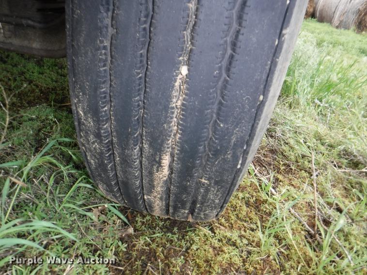 image for item DB3954 1996 International 9600 semi truck