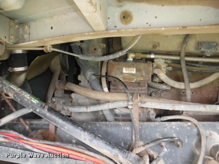 image for item DB3954 1996 International 9600 semi truck