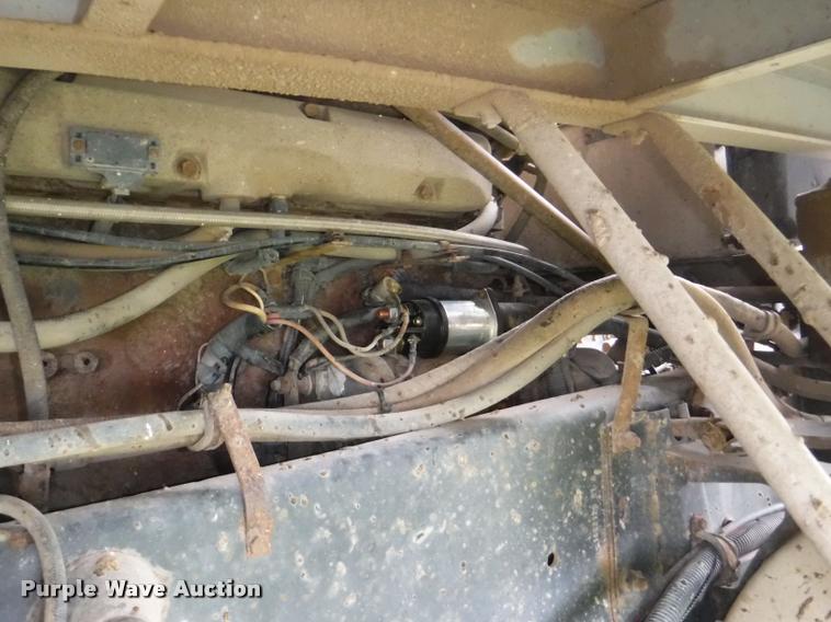 image for item DB3954 1996 International 9600 semi truck