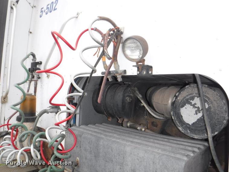 image for item DB3954 1996 International 9600 semi truck