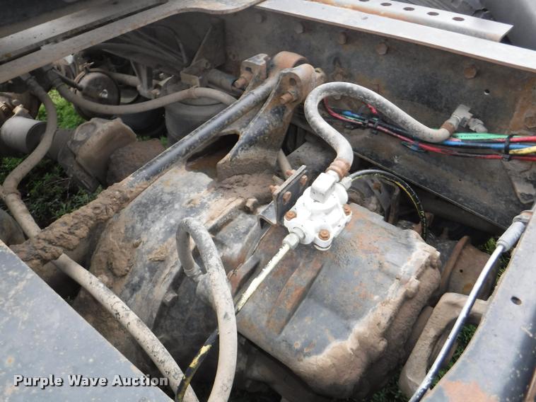 image for item DB3954 1996 International 9600 semi truck