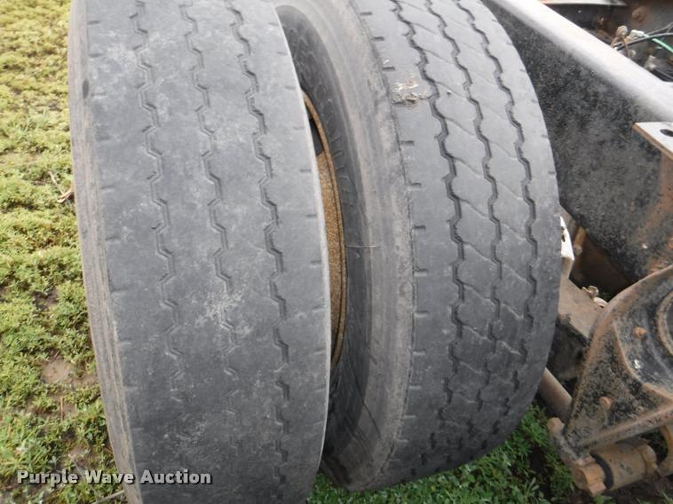 image for item DB3954 1996 International 9600 semi truck