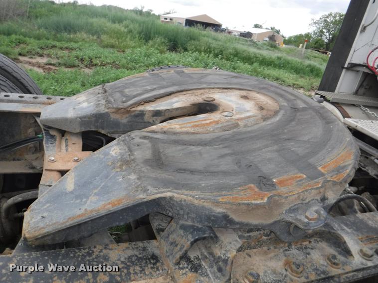 image for item DB3954 1996 International 9600 semi truck