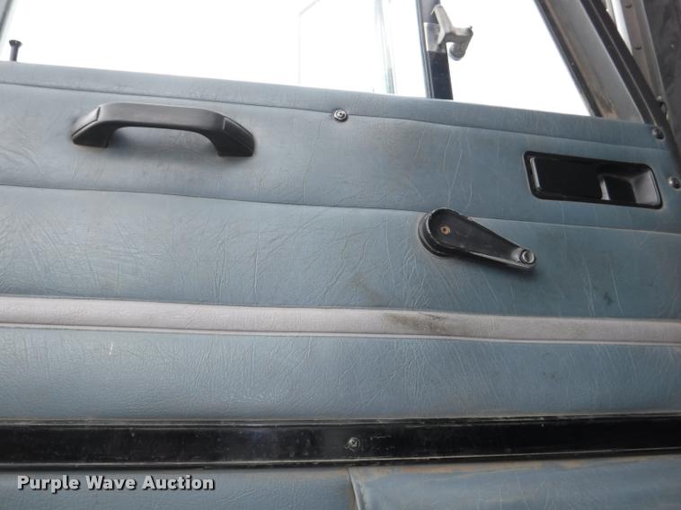 image for item DB3954 1996 International 9600 semi truck