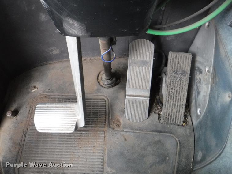 image for item DB3954 1996 International 9600 semi truck