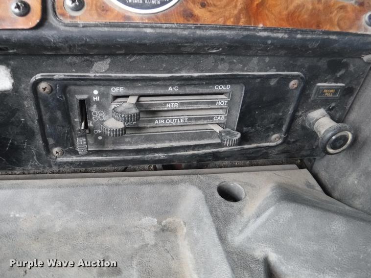 image for item DB3954 1996 International 9600 semi truck