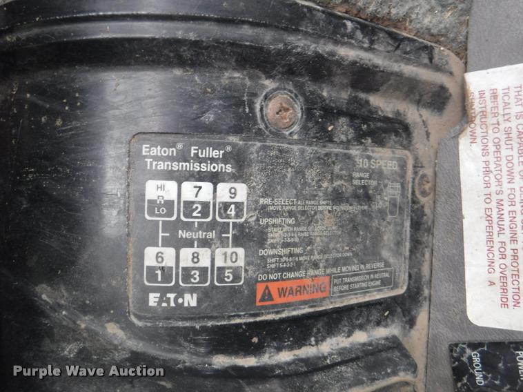 image for item DB3954 1996 International 9600 semi truck